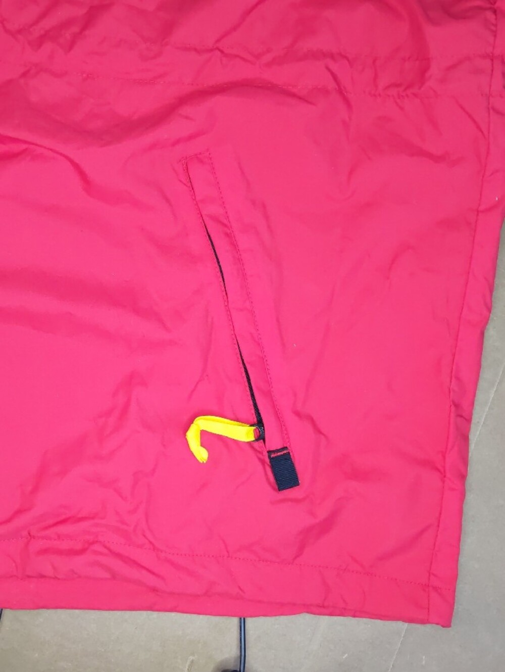Marlboro Hooded Windbreaker Jacket in Red XL - Picture 8 of 16
